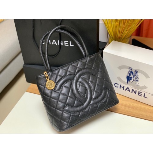 Borsa tote Chanel Pelle di vitello granulata e metallo tonalità oro AS1804 nera