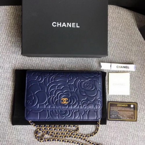 Chanel WOC Borsa mini con patta in pelle di camelia blu A33814 oro