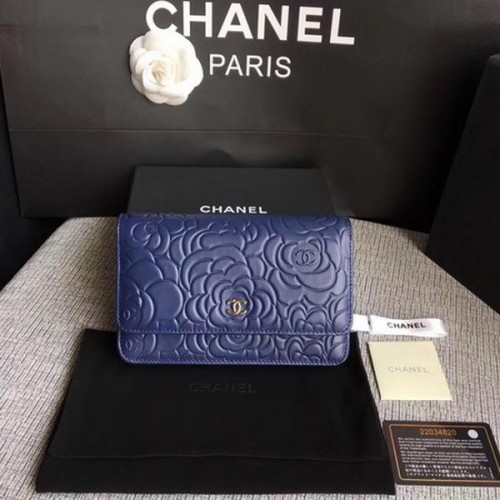 Chanel WOC Borsa mini con patta in pelle di camelia blu A33814 argento