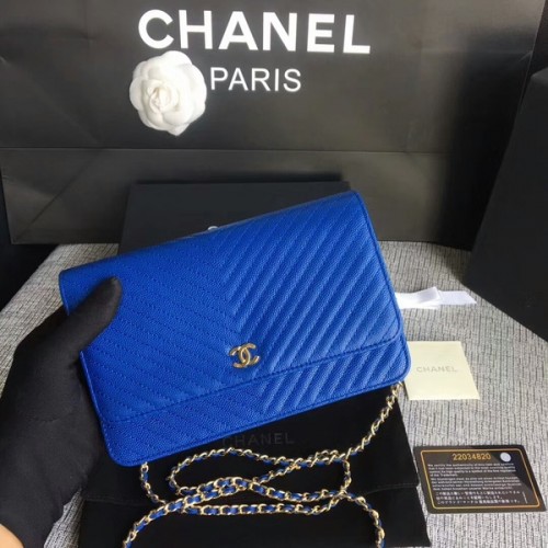 Borsa a tracolla con patta Chanel WOC in pelle di vitello blu A33814 oro