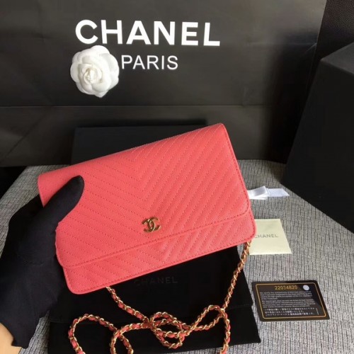 Borsa a tracolla con patta Chanel WOC in pelle di vitello color pesca A33814 oro