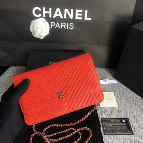 Borsa a tracolla con patta Chanel WOC in pelle di vitello rossa A33814 argento