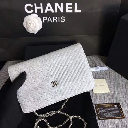Borsa a tracolla con patta Chanel WOC pelle di vitello bianca A33814 argento