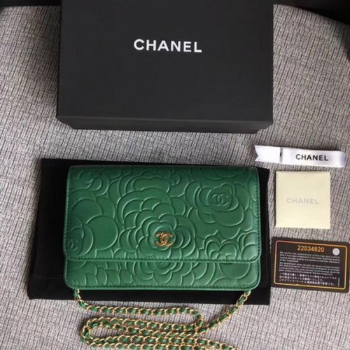 Chanel WOC Borsa mini con patta in pelle di camelia verde A33814 oro