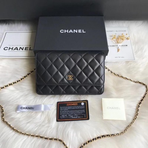 Chanel WOC mini borsa con patta modello Cannage A33816C nera