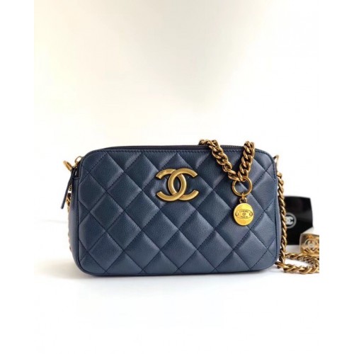 Pochette classica Chanel con catena A94105 blu
