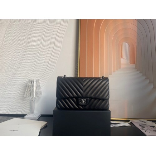 Borsa classica Chanel Pelle di agnello argento Metallo V01112 nero