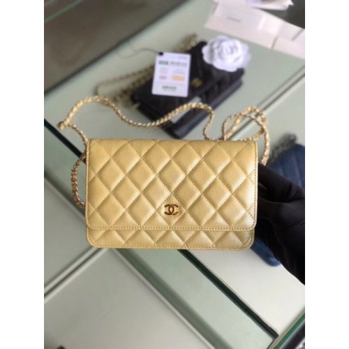 Portafoglio classico Chanel con catena Pelle di vitello granulata metallo tono oro 33814 Albicocca perlescente