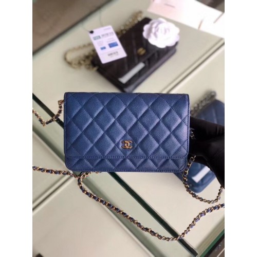 Portafoglio classico Chanel con catena Pelle di vitello granulata metallo tono oro 33814 Blu perlato