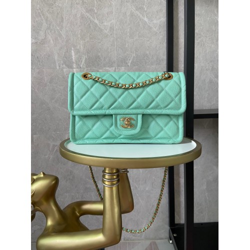 Borsa con patta Chanel Pelle di vitello granulata AS2357 verde chiaro