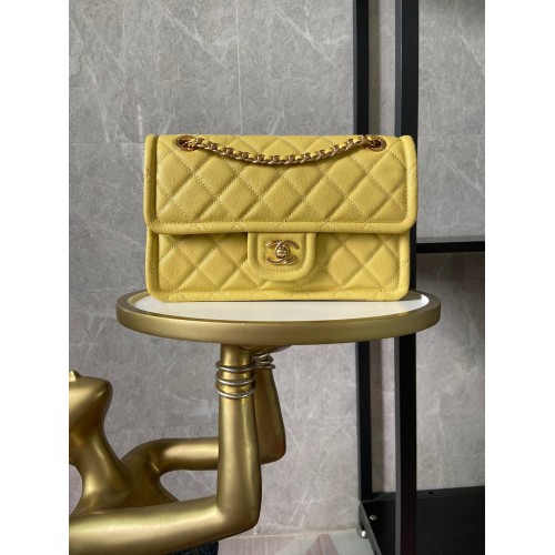 Borsa con patta Chanel Pelle di vitello granulata AS2357 gialla