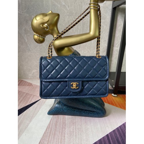 Borsa con patta Chanel Pelle di vitello granulata AS2358 Blu reale