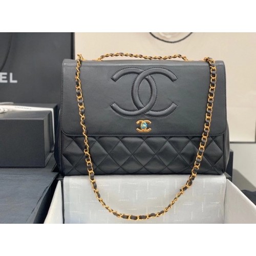 Borsa con patta Chanel in pelle di agnello in metallo color oro A92233 nera