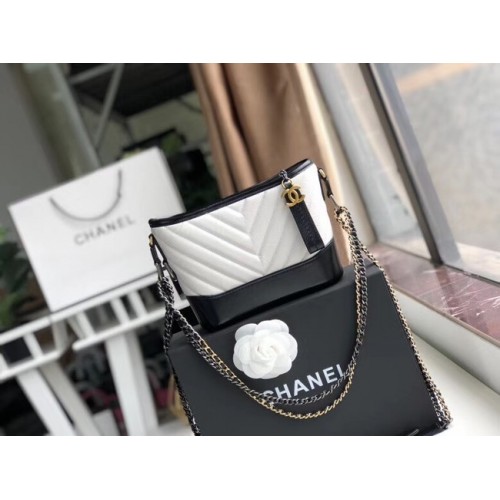 Chanel gabrielle borsa hobo piccola A91810 nera e bianca