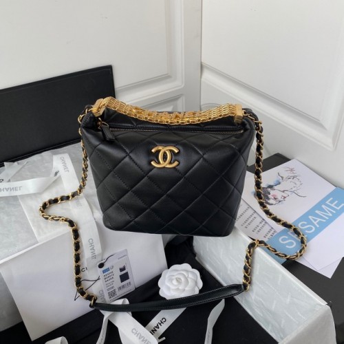 Borsa a tracolla Chanel in pelle di agnello AS3242 nera