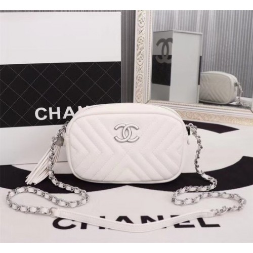 Chanel mini borsa a tracolla in pelle di montone 4669 bianca