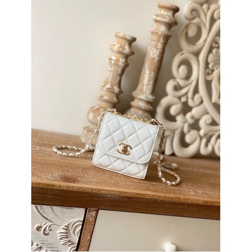 Chanel mini borsa a tracolla pelle di agnello metallo tono oro 88631 bianco