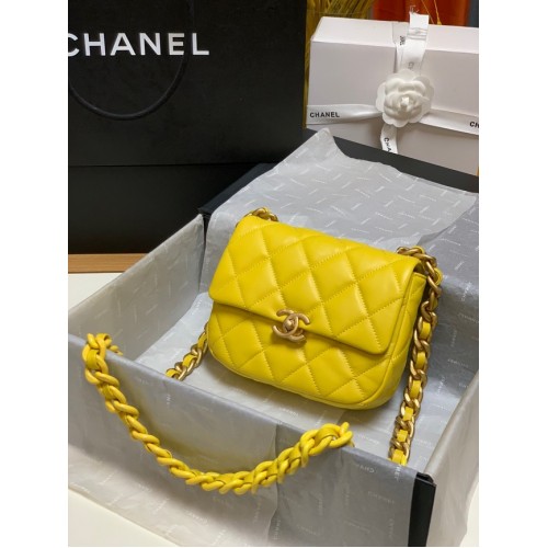Chanel mini borsa a tracolla in pelle di agnello e metallo dorato AS3205 giallo