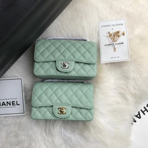 Borsa Chanel mini con patta Pelle di vitello granulata A1116 verde chiaro