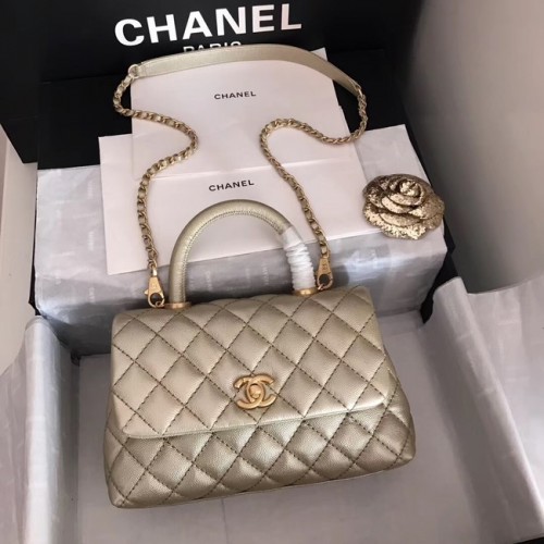 Borsa originale Chanel con patta in pelle di caviale con manico superiore A92290 Oro chiaro e metallo tonalità oro