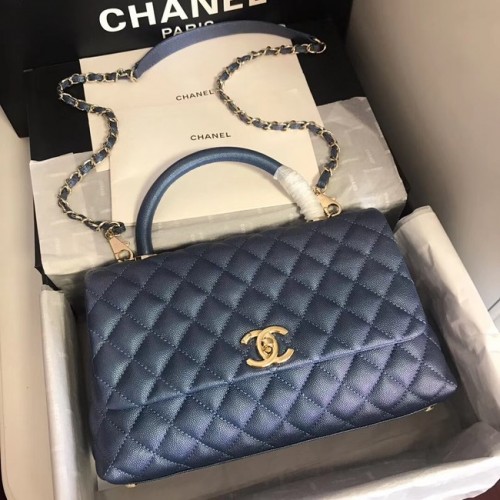 Chanel originale borsa con patta in pelle di caviale con manico superiore A92292 blu e metallo tono oro