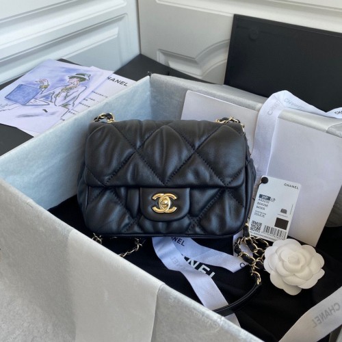 Borsa a bolle Chanel piccola patta Lingge pelle di vitello metallo tono oro AS2232 nero