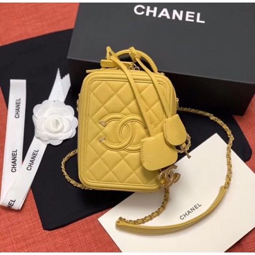 Beauty case Chanel in pelle di vitello granulata in metallo color oro AS0988 giallo
