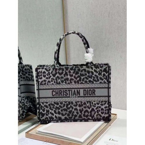 DIOR BOOK TOTE Ricamo M1296ZR Stampa leopardata nera