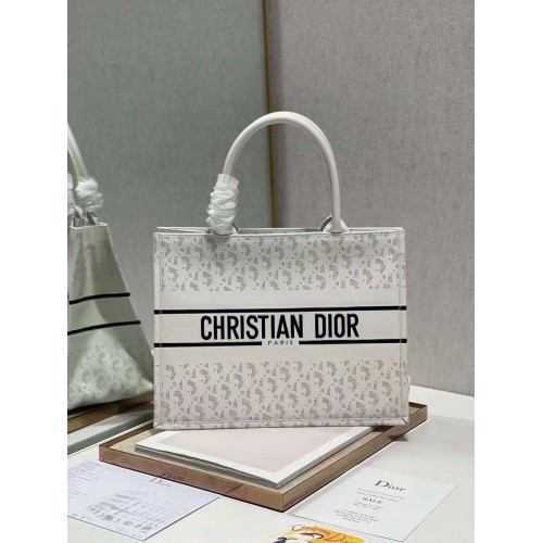 BORSA TOTE DIOR BOOK in pelle Constellation Embroidery M1296ZR bianca
