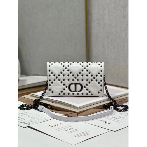 DIOR CARO MACROCANNAGE POUCH Pelle di vitello Latte Macrocannage con motivo a stella S5135UNH