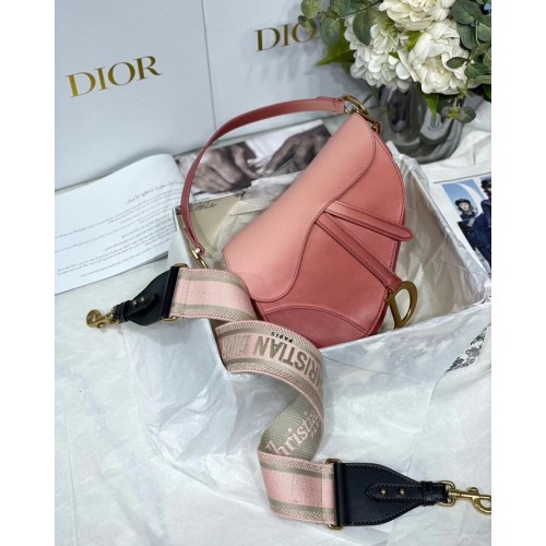 BORSA DA SELLA DIOR Pelle di vitello sfumata M0446C Rosa e tracolla