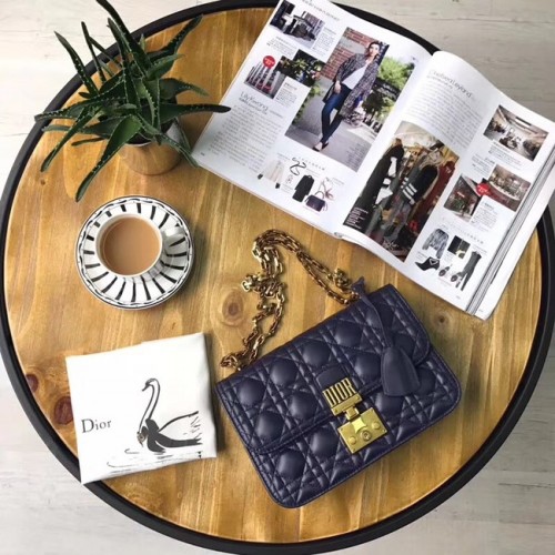 BORSA CON PATTA DIORADDICT IN PELLE DI AGNELLO BLU CANNAGE M5818