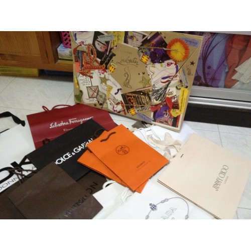 Borsa shopper in carta per borse e scarpe firmate