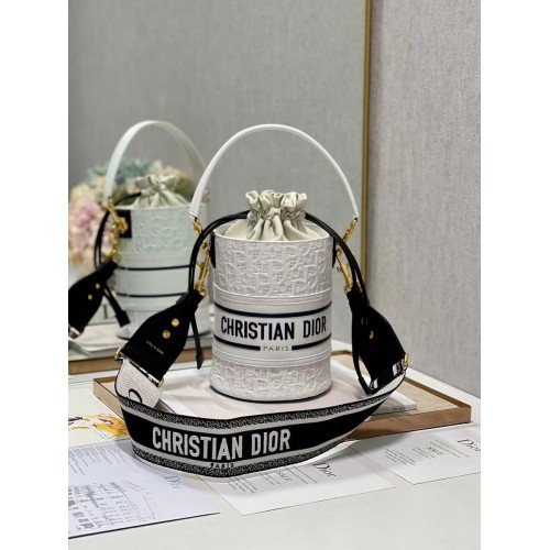 Borsa a secchiello in pelle di vitello goffrata Dior Bubble Maple Leaf C9300 bianca