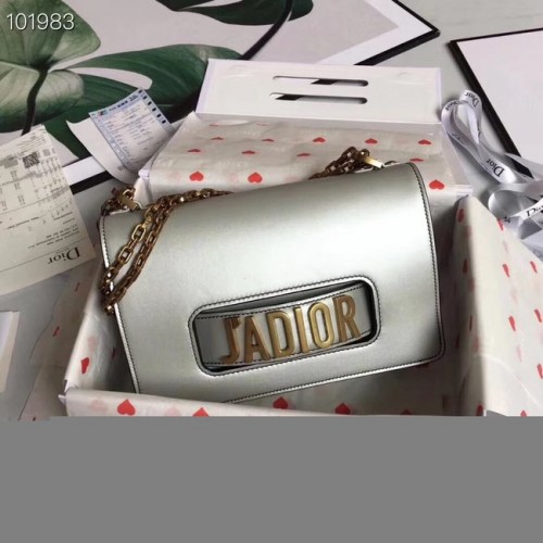 Dior Jadior Flap Bag con catena in pelle di vitello M9000C argento