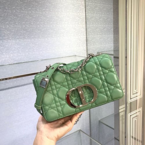 Dior BORSA DIOR CARO PICCOLA Pelle di vitello morbida Cannage M9241 verde