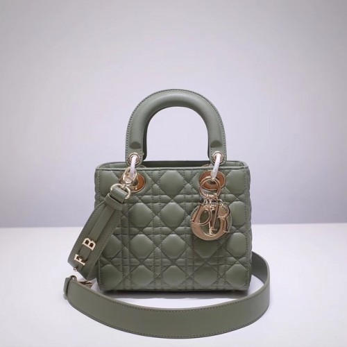 Badge portafortuna Dior Borsa tote originale in pelle di pecora A88035 verde