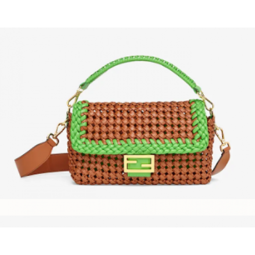FENDI BAGUETTE Borsa intrecciata in pelle marrone 8BR600A