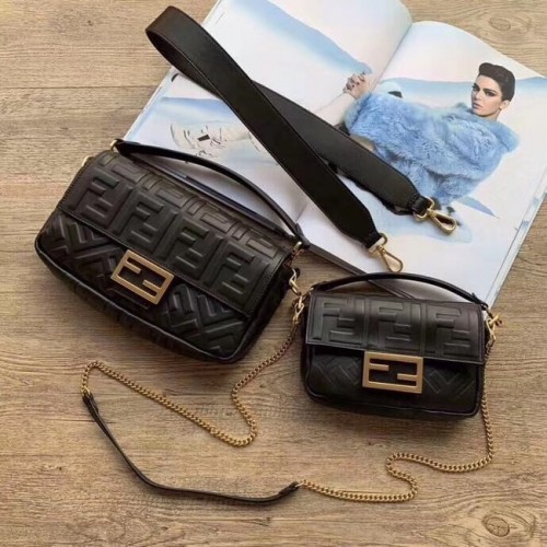 FENDI BAGUETTE Mini Borsa a Spalla 8BS017 nera