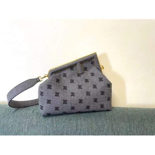 FENDI FIRST MEDIUM borsa in flanella con ricamo 8BP127A grigio
