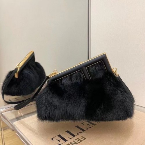 Borsa FENDI FIRST SMALL in visone nero 8BP129A