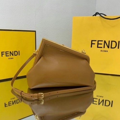 FENDI FIRST PICCOLA borsa in pelle 8BP129A caramello