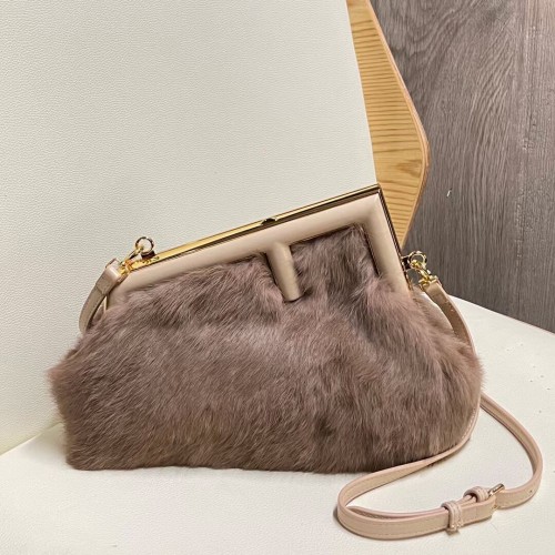 Borsa FENDI FIRST SMALL in visone 8BP129A grigia