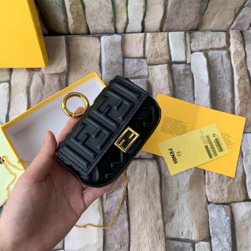 FENDI NANO BAGUETTE CHARM nappa nappa 7AR844 Nero