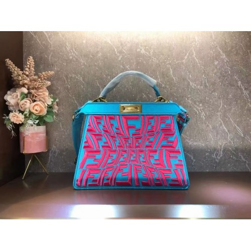 Borsa FENDI PEEKABOO ICONIC ESSENTIALLY in pelle F1516 blu