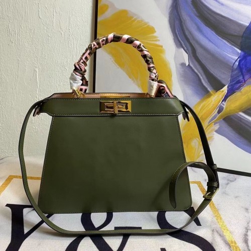 FENDI PEEKABOO ICONIC MEDIUM borsa in pelle verde F6946