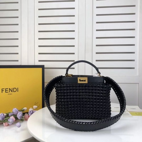 FENDI PEEKABOO ICONIC MINI borsa in pelle 8BN244 nera