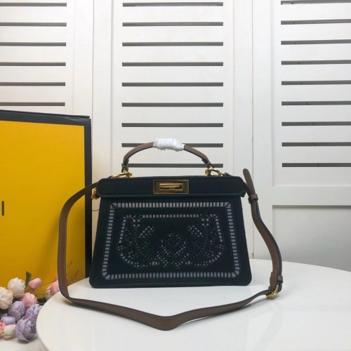 FENDI PEEKABOO ICONIC con decoro ricamo nero F6509