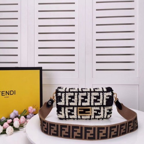 FENDI borsa in tessuto F0904 nera