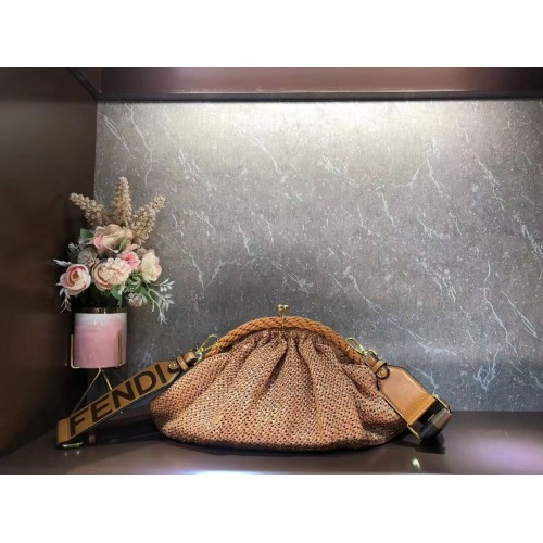 FENDI borsa in rafia F7641 marrone